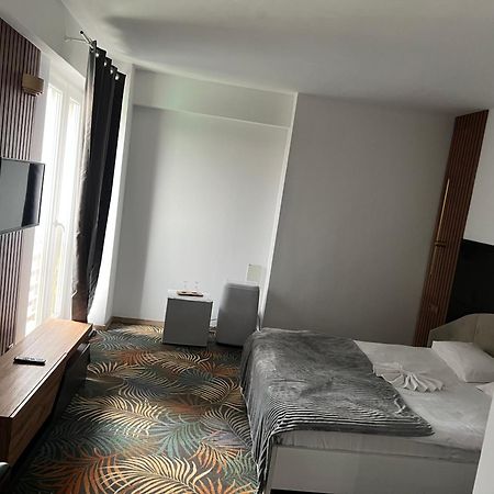Hotel Sydney Craiova Exterior foto