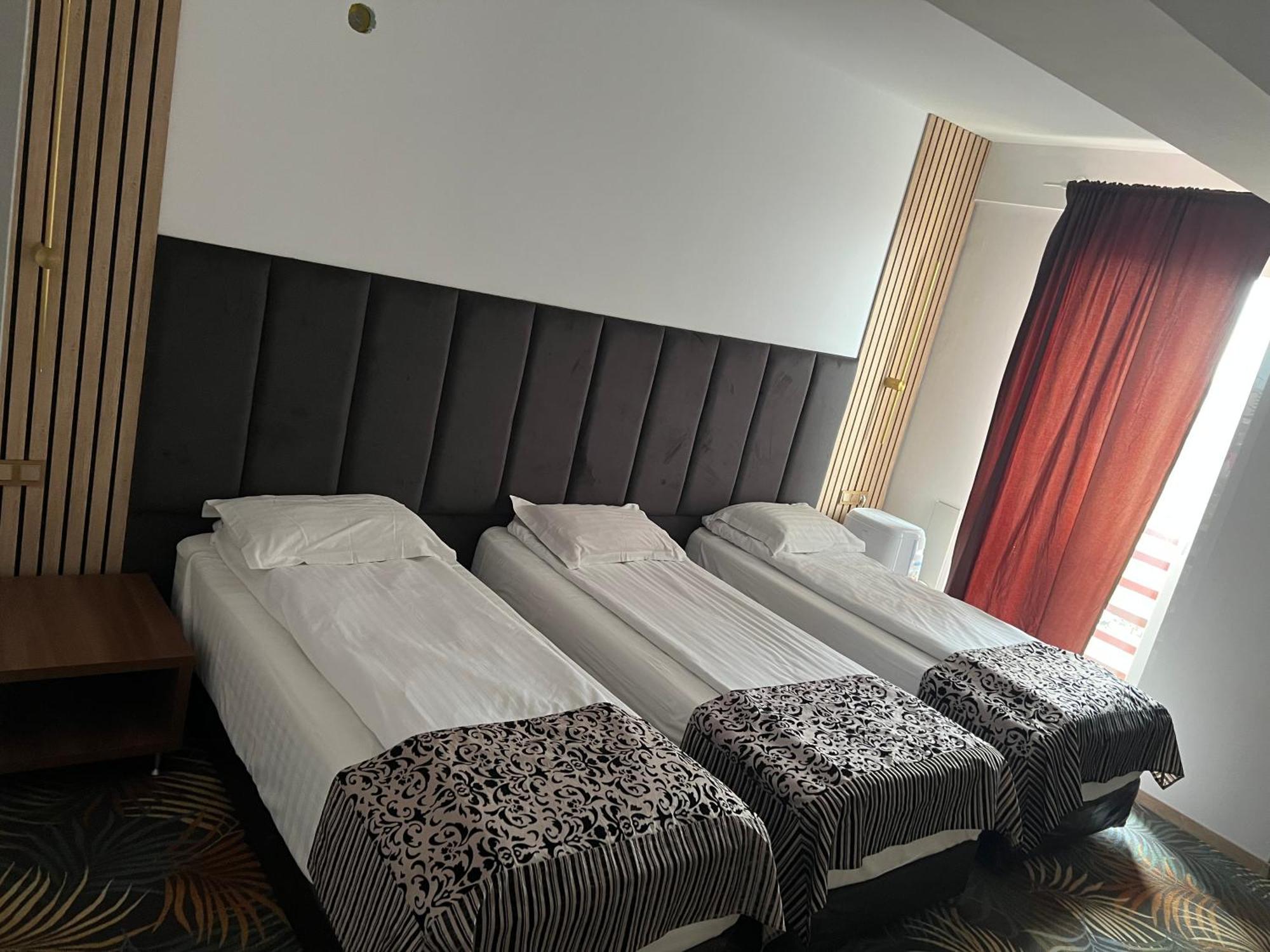 Hotel Sydney Craiova Exterior foto